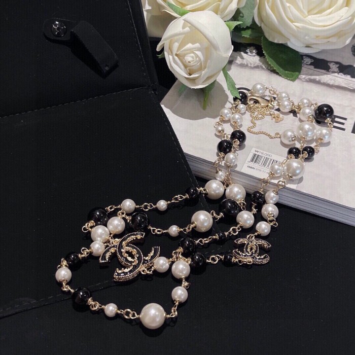 295CHANEL Pearl Crystal Bead CC Choker Necklace Black Gold