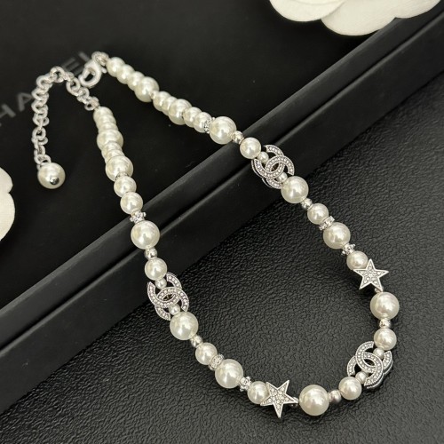 Chanel Necklace - Metal, resin & glass pearls, silver & pearly white