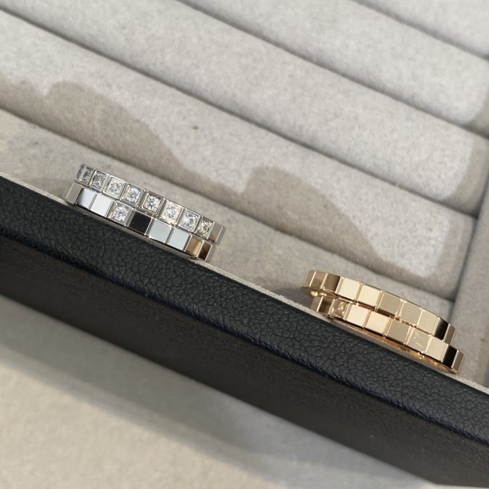 Luxury Ring Ice Cube Chopard Gold and Silver