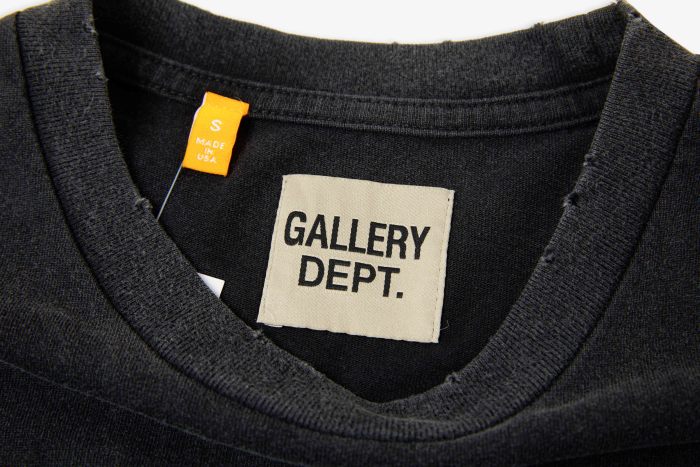 GALLERY DEPT. AUCTION TEE