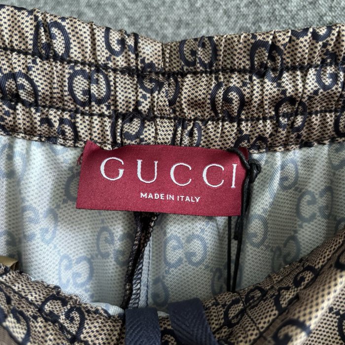 GUCCI Printed silk twill shorts in blue and beige