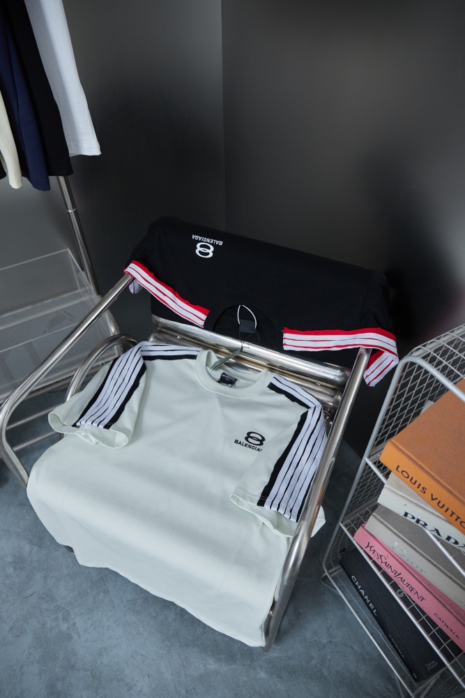 Balenciaga Unity Sports Icon Oversized T-shirt in Faded Black/white