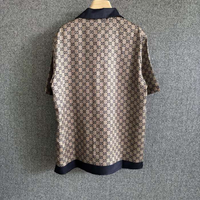GUCCI Printed silk shirt in beige and blue