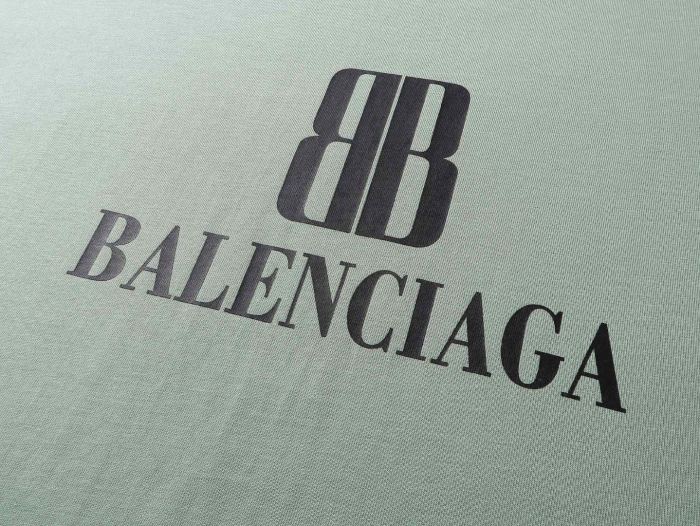 Balenciaga Men's Nano Bb T-shirt Medium Fit in Dirty White