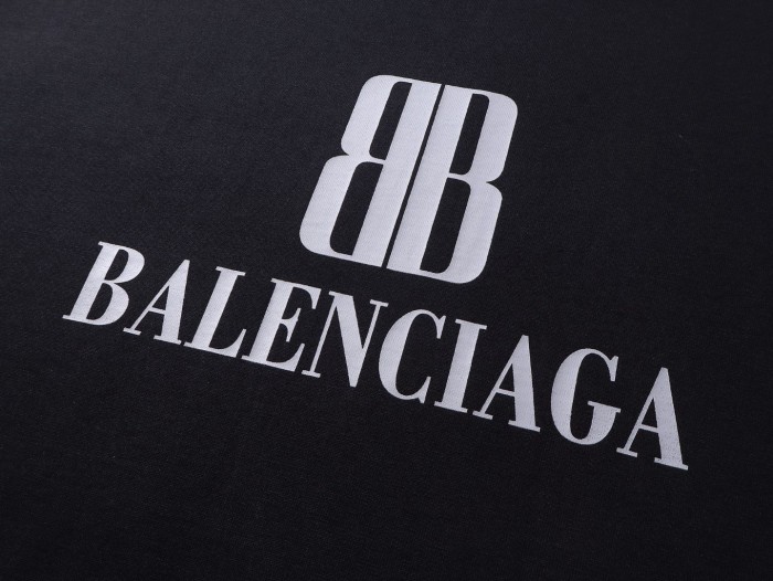 Balenciaga Men's Nano Bb T-shirt Medium Fit in Dirty White
