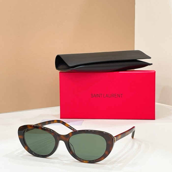 SAINT LAURENT Sunglasses