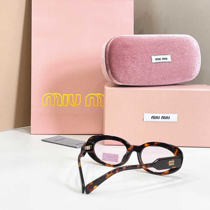 MIU MIU Sunglasses