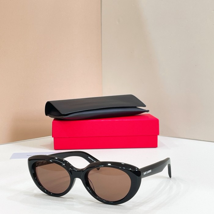 SAINT LAURENT Sunglasses