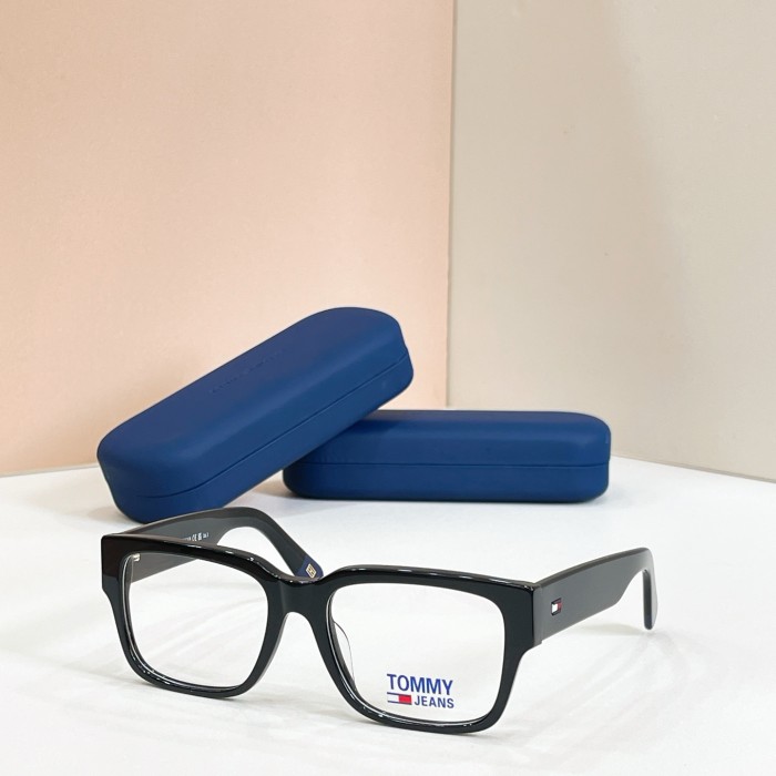 Tommy Hilfiger‌ Sunglasses