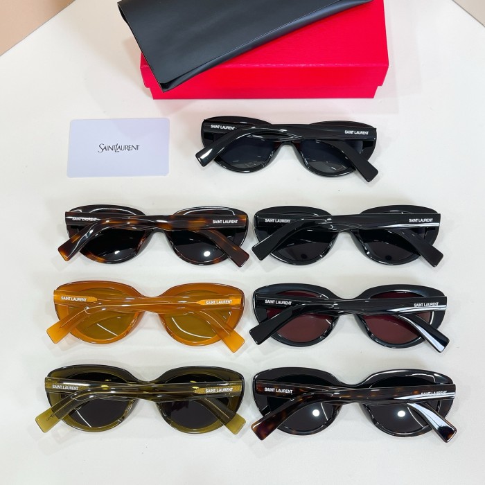 SAINT LAURENT Sunglasses