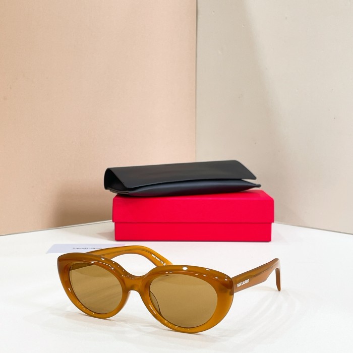 SAINT LAURENT Sunglasses