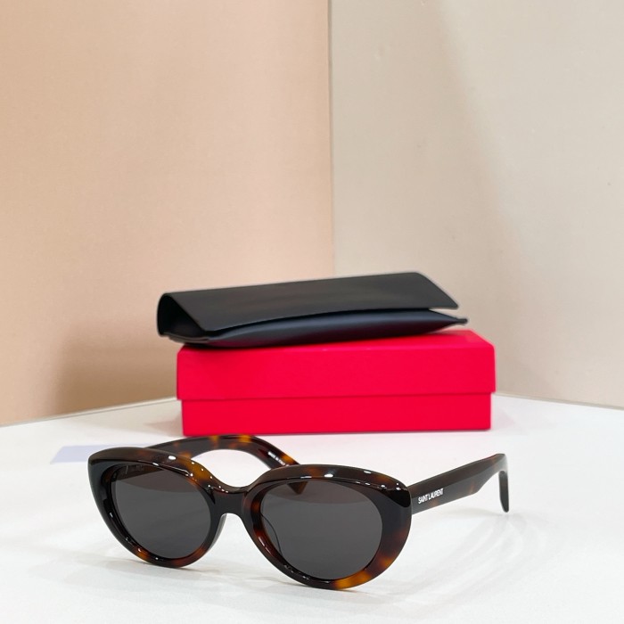 SAINT LAURENT Sunglasses