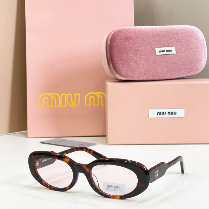 MIU MIU Sunglasses