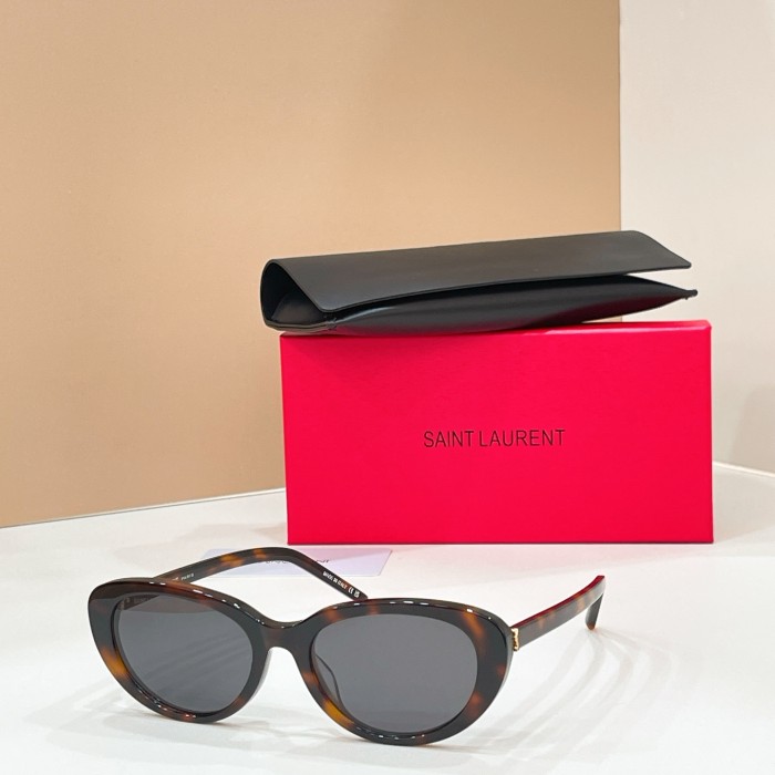 SAINT LAURENT Sunglasses