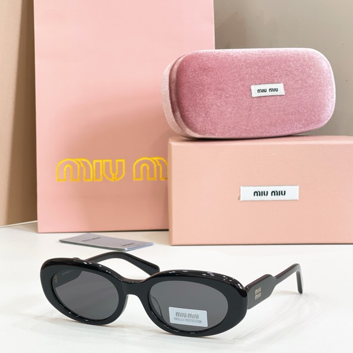MIU MIU Sunglasses