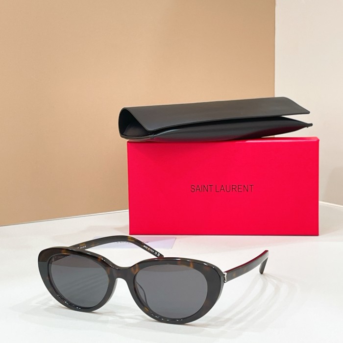 SAINT LAURENT Sunglasses