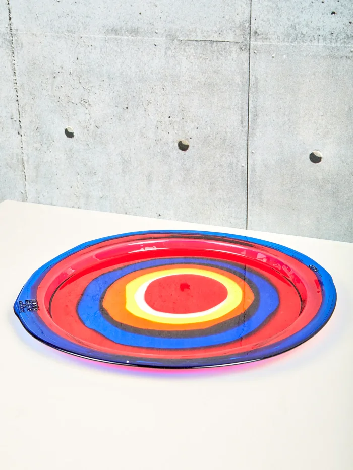 Special large round tray