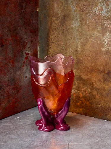 Transparent pink container