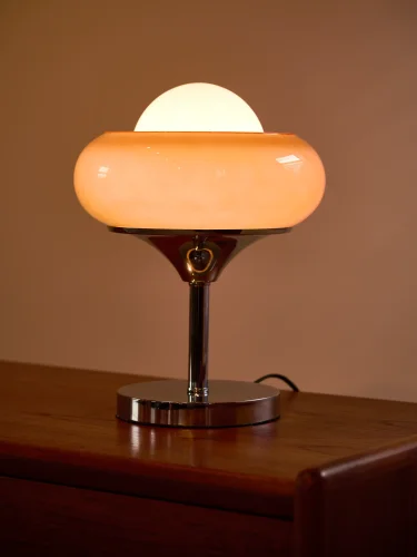 Double globe table lamp