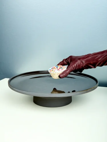 The Dune pastry plate cake stand