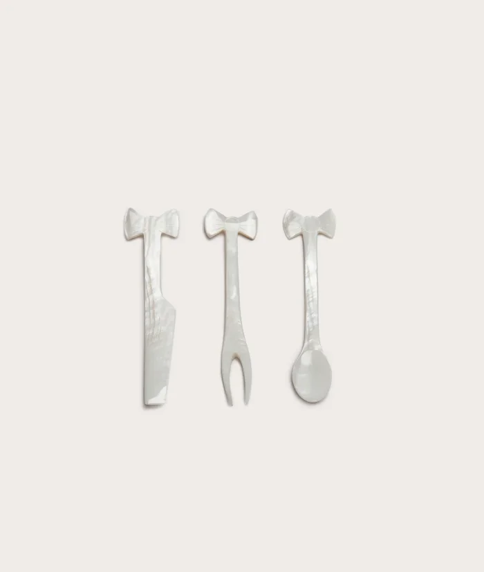 Bow and arrow set