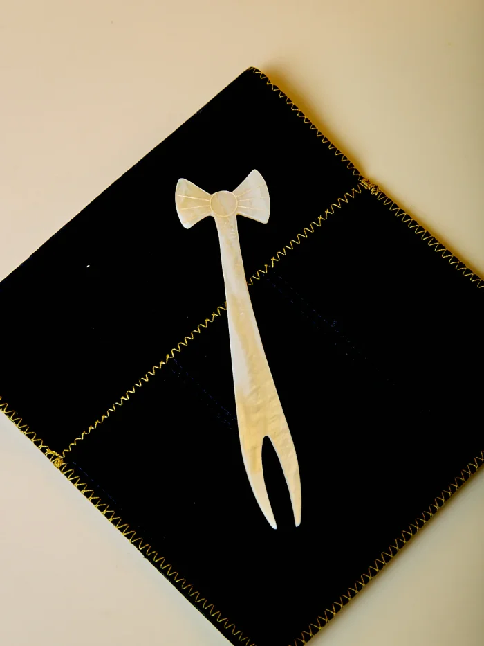 Bow and arrow set