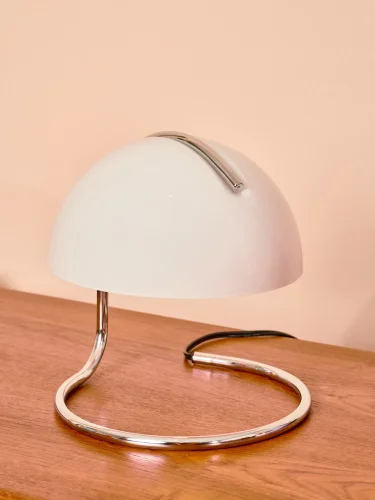 Crowned table lamp