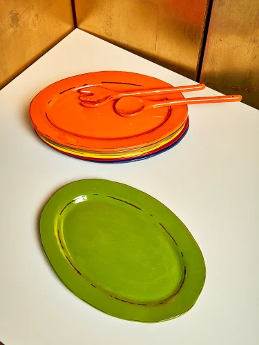 Oval tray