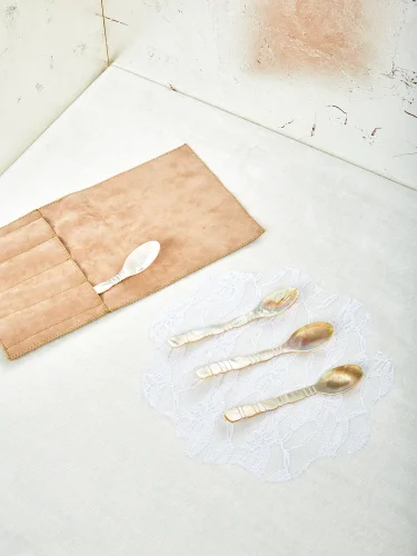Set of column dessert spoons