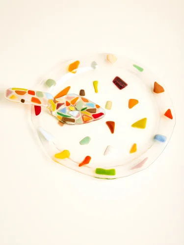 Colored confetti cake plate