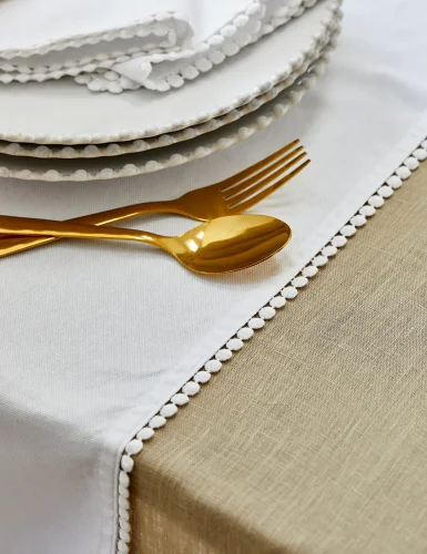 White pearl edge tablecloth