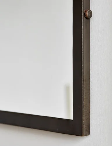 Mantle vaulted partition mirror
