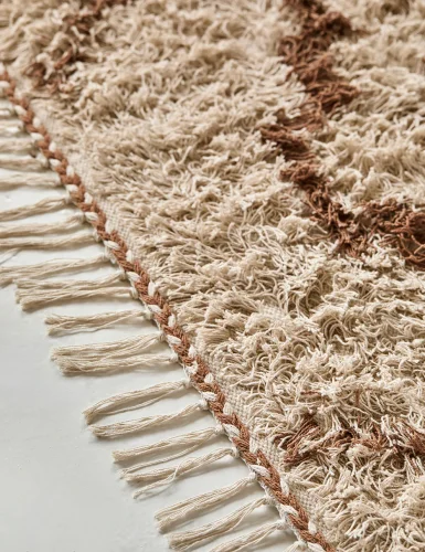 Diamond pattern runner carpet