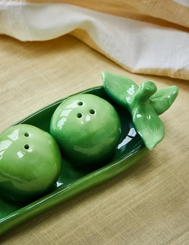 Sweet pea salt and pepper shakers