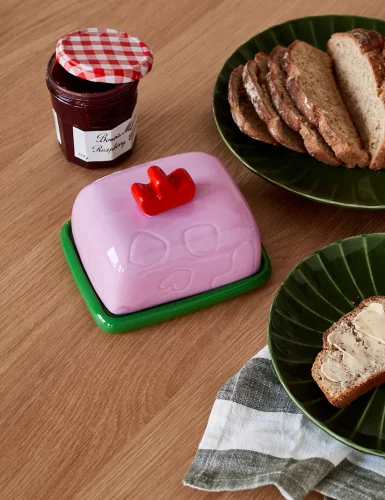 Clove butter plate