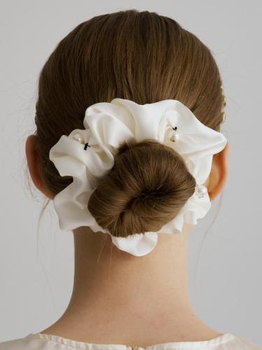Stitched Pearl Scrunchie