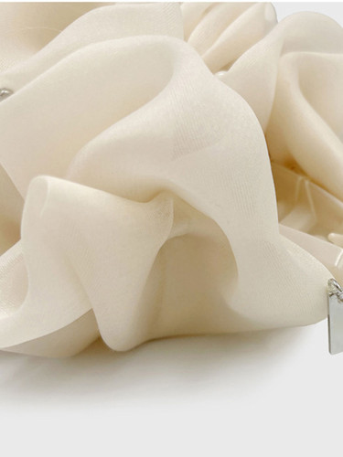 Soft Pearl Shirring Hair Clip