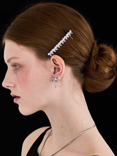 Cubic Ribbon Hair Clip