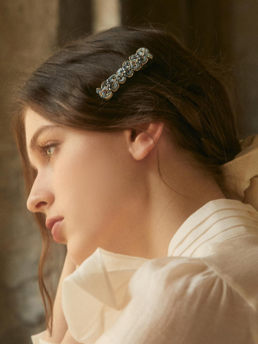 Elegant Handcrafted Beaded Side Hair Clip
