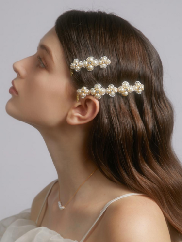 Beaded Pearl Handcrafted Daisy Pin