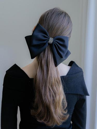 Austrian Crystal Glossy Ribbon Pin