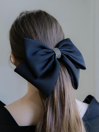Austrian Crystal Glossy Ribbon Pin