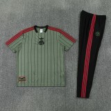 26-27  Bayern Short shirts and Long trousers Suit (圆领)