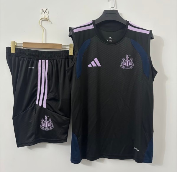 26-27 Newcastle High Quality Tank Top And Shorts Suit