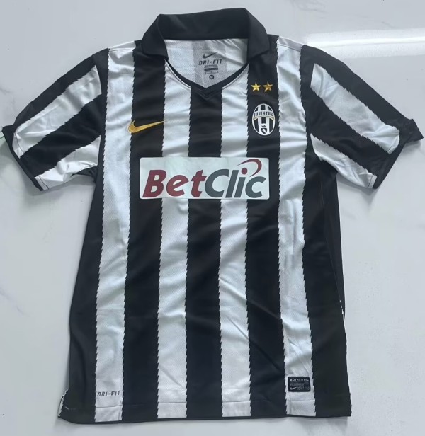2010-2011 JUV Home Retro Soccer Jersey