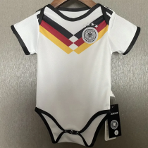 25-26 Germany White Baby Infant Crawl Suit