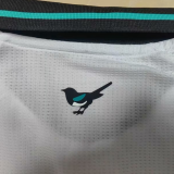 2024/25 Newcastle Third White Fans Soccer Jersey 背后图案是鸟