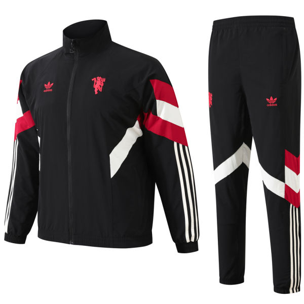 2024/25 M Utd Black Windbreaker Embroidered Logo （刺绣队徽）（A Set）
