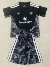 26-27 Man Utd Black Goalkeeper Kids Soccer Jersey