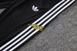 26-27 JUV Black Half Pull Tracksuit #B26064(半拉链)